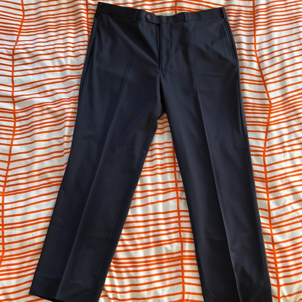 Like new! Brooks Brothers true navy Madison fit trousers